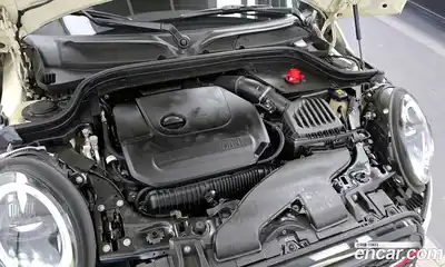 Mini Cooper Convertible 2022 2.0 Автомат в Москве № 595174, миниатюра 5