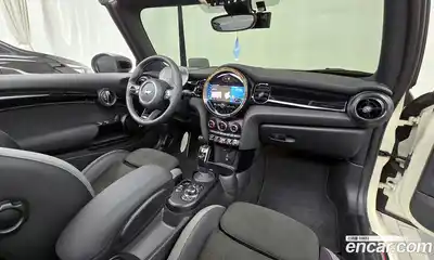 Mini Cooper Convertible 2022 2.0 Автомат в Москве № 595174, миниатюра 6