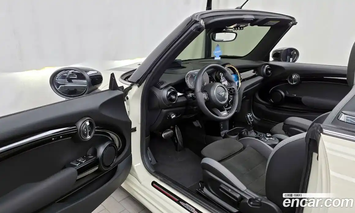 Mini Cooper Convertible 2022 2.0 Автомат в Москве № 595174, фото 9