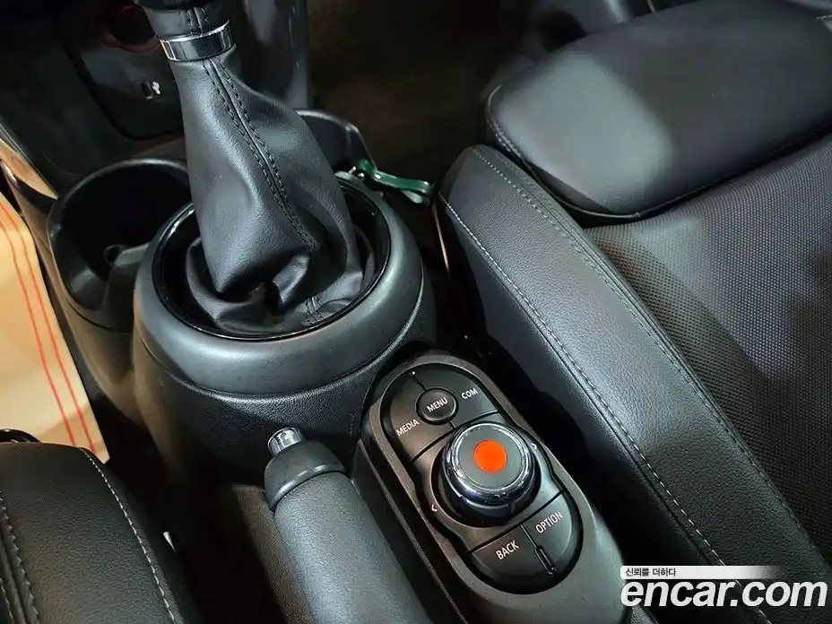 Mini Cooper 2019 1.5 Автомат в Москве № 595179, фото 11