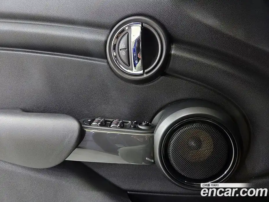 Mini Cooper 2019 1.5 Автомат в Москве № 595179, фото 13