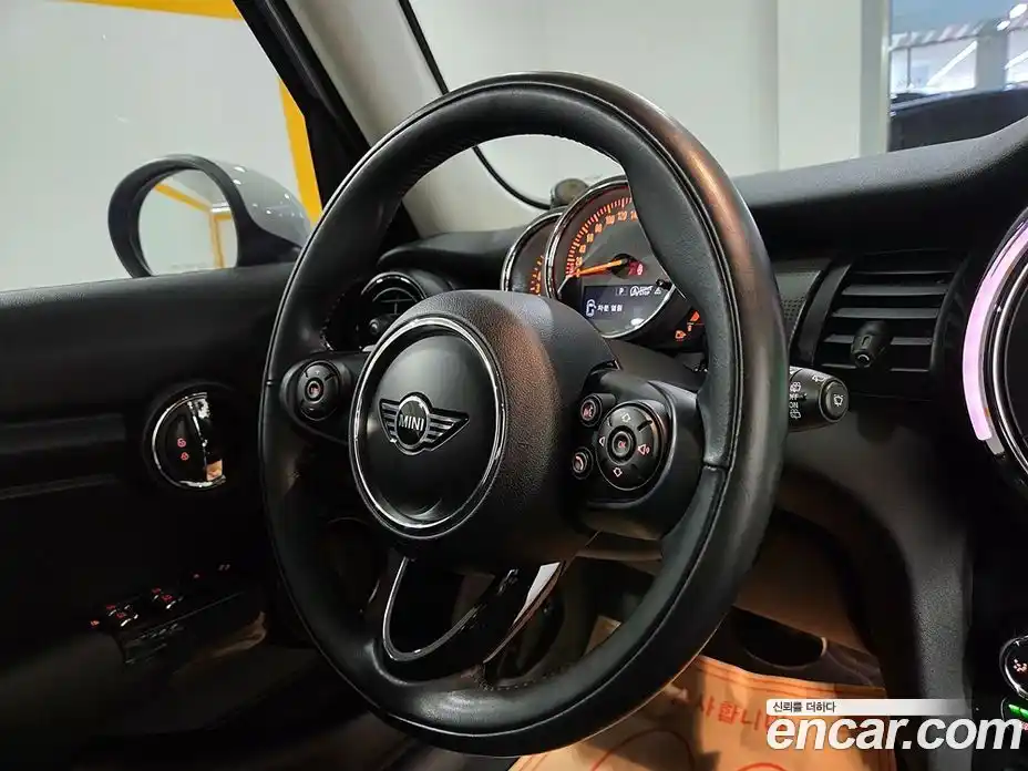 Mini Cooper 2019 1.5 Автомат в Москве № 595179, фото 14