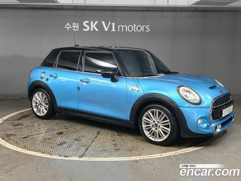 Mini Cooper 2015 2.0 Автомат в Москве № 595334, фото 3
