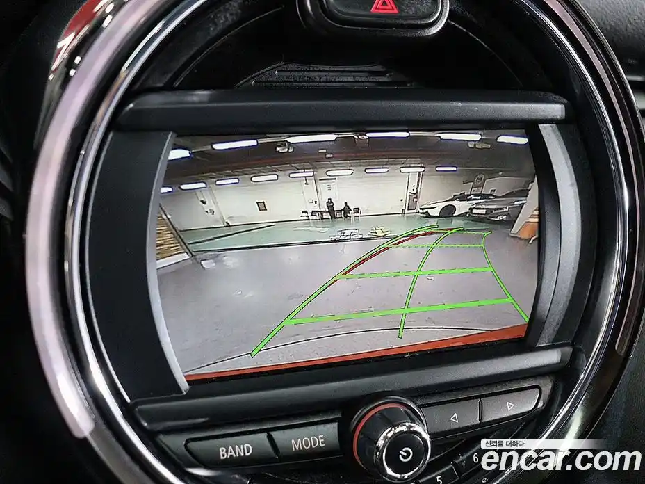 Mini Cooper 2015 1.5 Автомат в Москве № 595349, фото 12