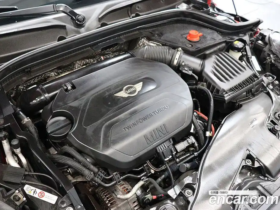 Mini Cooper 2015 1.5 Автомат в Москве № 595349, фото 6