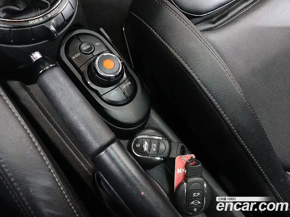 Mini Cooper 2015 1.5 Автомат в Москве № 595349, фото 10