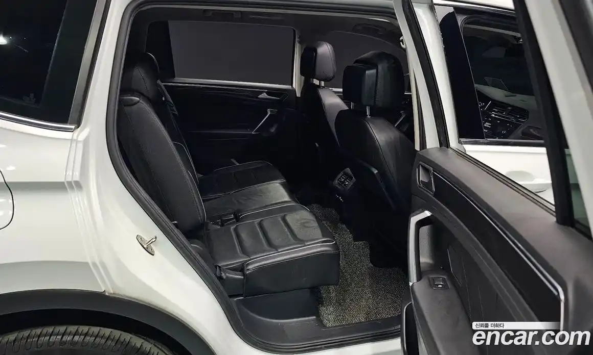 Volkswagen Tiguan 2020 2.0 Автомат в Москве № 595754, фото 11