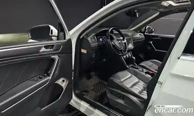 Volkswagen Tiguan 2020 2.0 Автомат в Москве № 595754, миниатюра 12