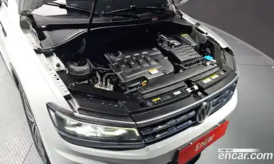 Volkswagen Tiguan 2020 2.0 Автомат в Москве № 595754, миниатюра 6