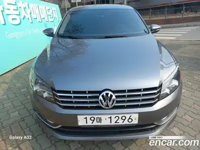 Volkswagen Passat 2014 2.0 Автомат в Москве № 607623, миниатюра 2