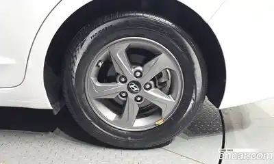 Hyundai Avante 2016 1.6 Автомат в Москве № 607882, миниатюра 5