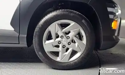 Hyundai Kona 2023 1.6 Автомат в Москве № 607988, миниатюра 5