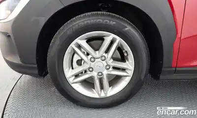 Hyundai Kona 2023 1.6 Автомат в Москве № 608077, миниатюра 5