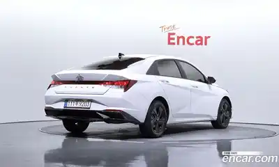 Hyundai Avante 2023 1.6 Автомат в Москве № 609078, миниатюра 2