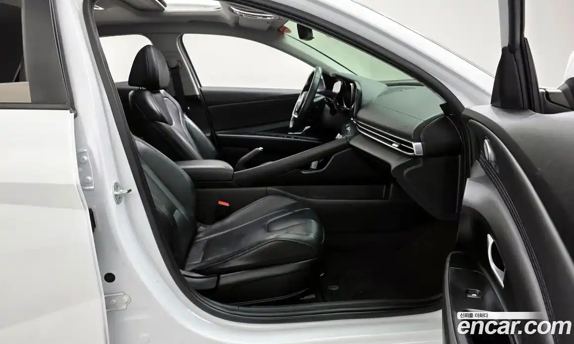 Hyundai Avante 2023 1.6 Автомат в Москве № 609078, фото 10