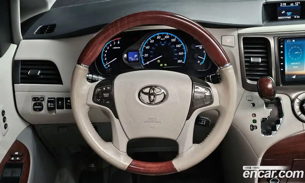 Toyota Sienna 2014 3.5 Автомат в Москве № 609806, фото 14