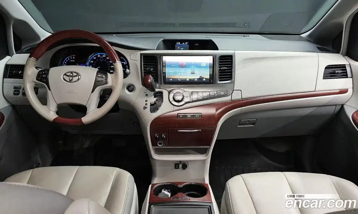 Toyota Sienna 2014 3.5 Автомат в Москве № 609806, фото 7