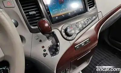 Toyota Sienna 2014 3.5 Автомат в Москве № 609806, миниатюра 9