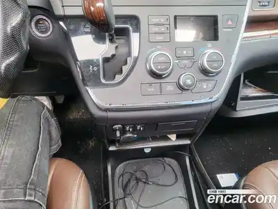 Toyota Sienna 2017 3.5 Автомат в Москве № 609937, миниатюра 6