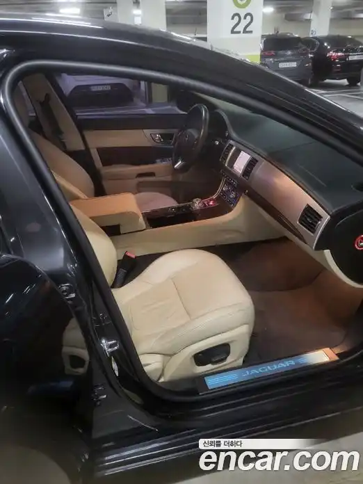 Jaguar XF 2015 2.2 Автомат в Москве № 610853, фото 12