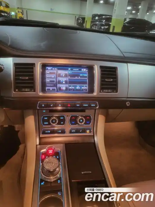 Jaguar XF 2015 2.2 Автомат в Москве № 610853, фото 16