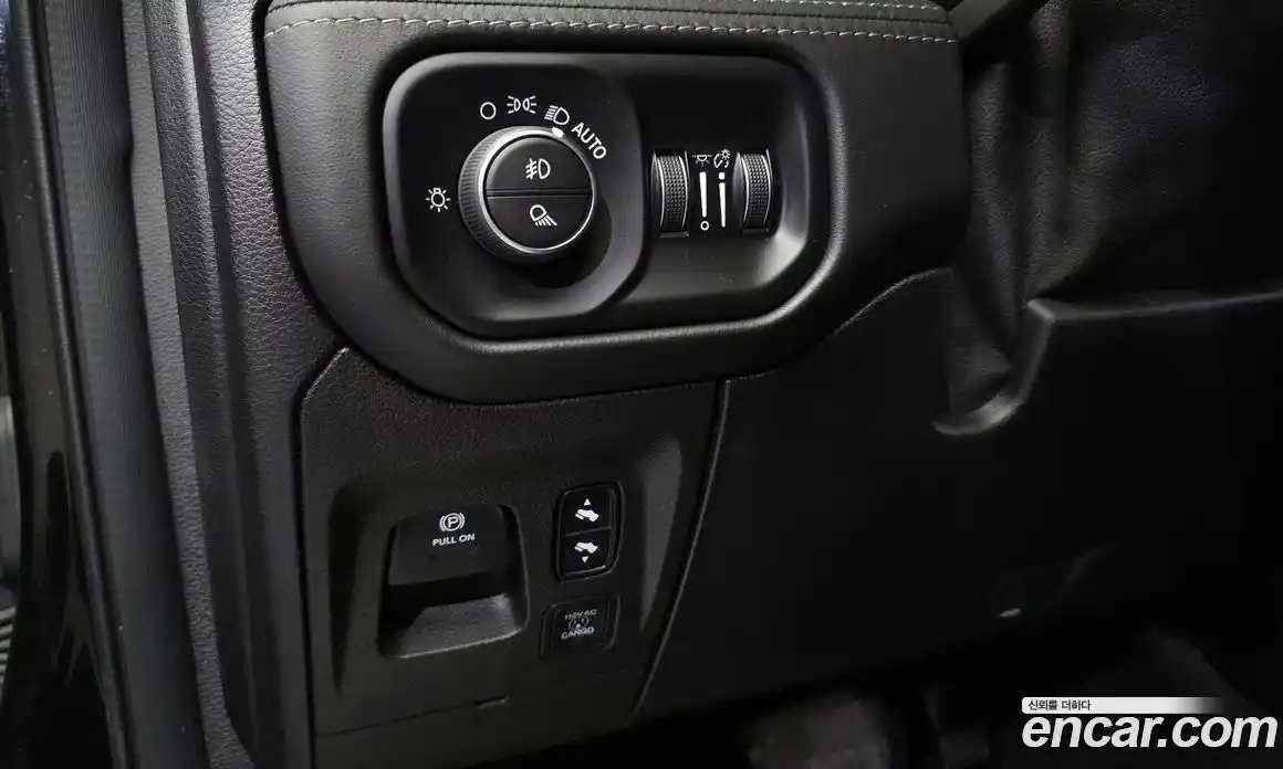 Dodge Ram Pick Up 2020 5.7 Автомат в Москве № 612047, фото 13