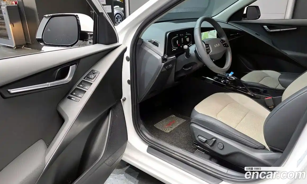 Kia Niro 2024 1.6 Автомат в Москве № 612364, фото 11