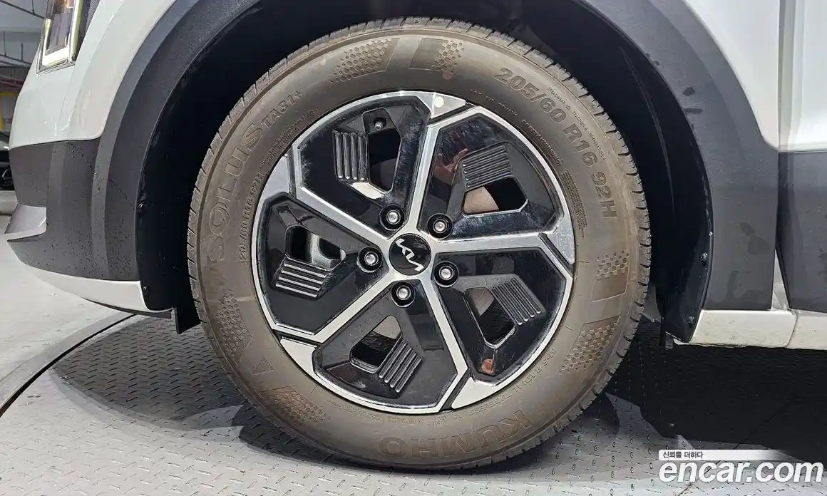 Kia Niro 2024 1.6 Автомат в Москве № 612364, фото 5