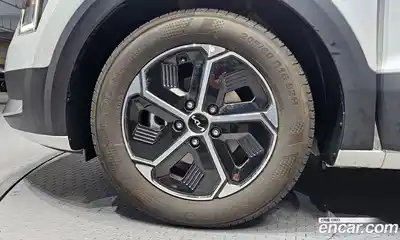 Kia Niro 2024 1.6 Автомат в Москве № 612364, миниатюра 5