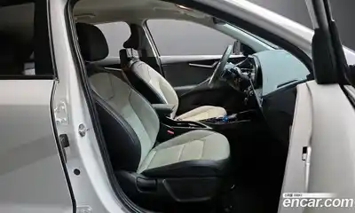 Kia Niro 2024 1.6 Автомат в Москве № 612364, миниатюра 10