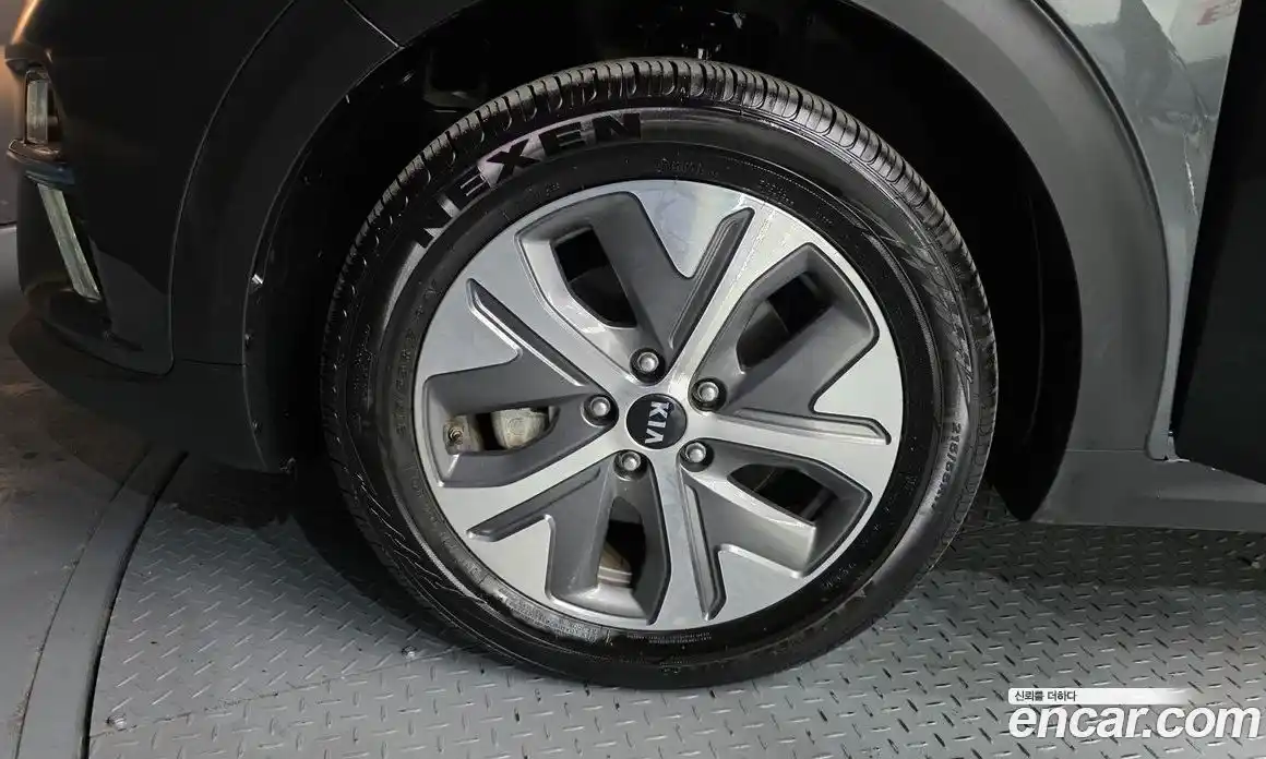 Kia Niro 2021 0.2 Автомат в Москве № 613263, фото 5