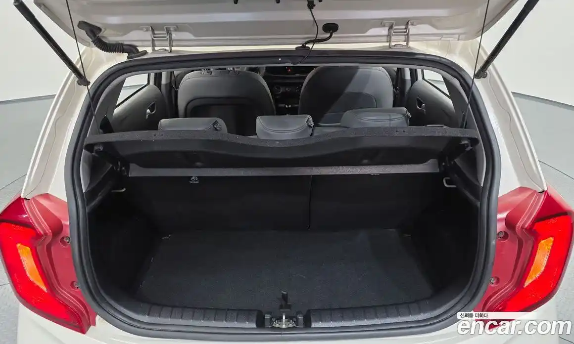 Kia Morning 2021 1.0 Автомат в Москве № 613537, фото 20