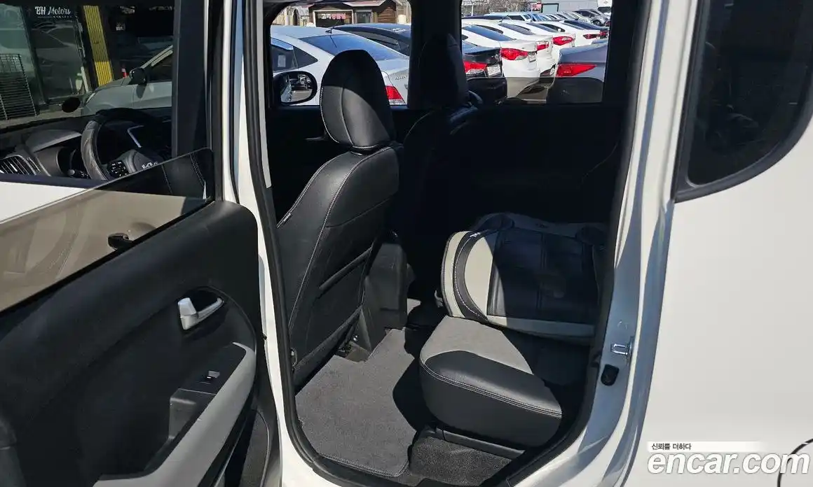 Kia Ray 2022 1.0 Автомат в Москве № 613813, фото 12