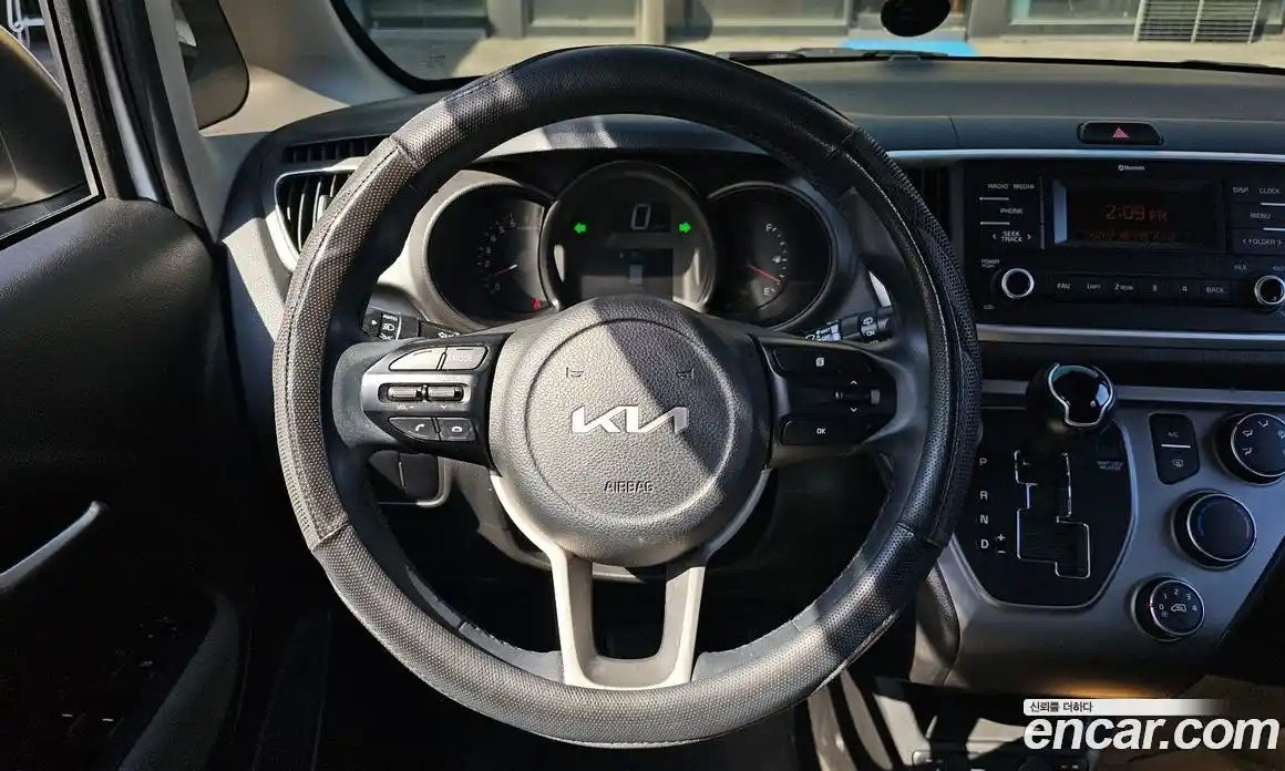 Kia Ray 2022 1.0 Автомат в Москве № 613813, фото 13