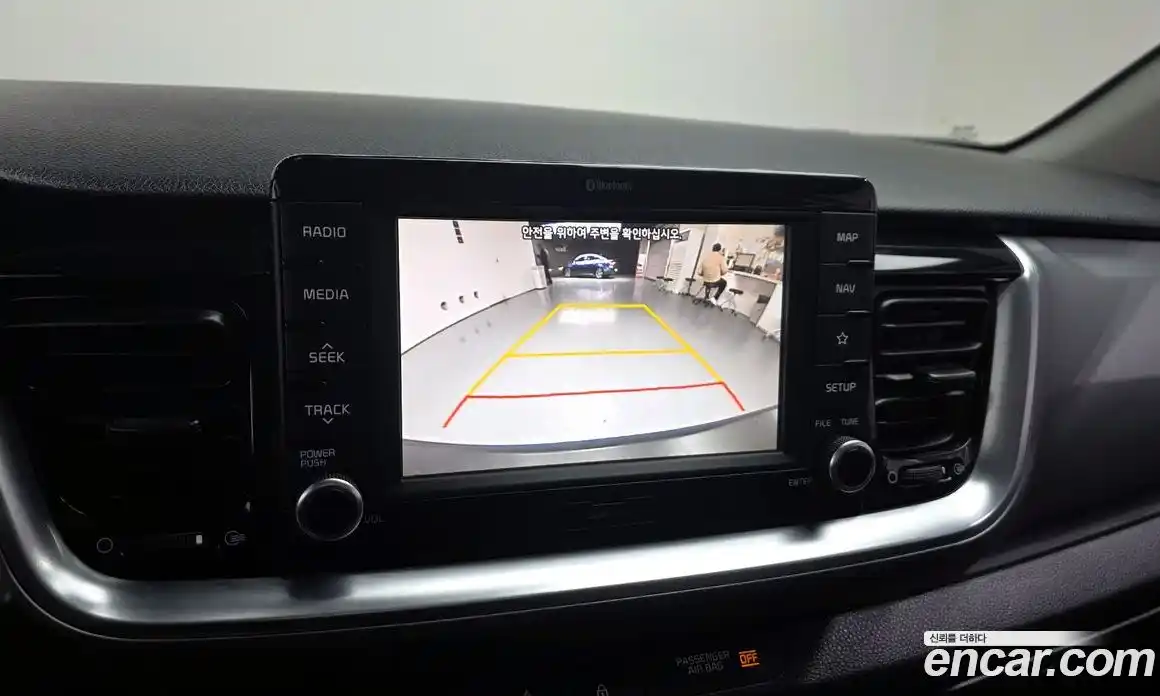 Kia Stonic 2018 1.6 Автомат в Москве № 613877, фото 15