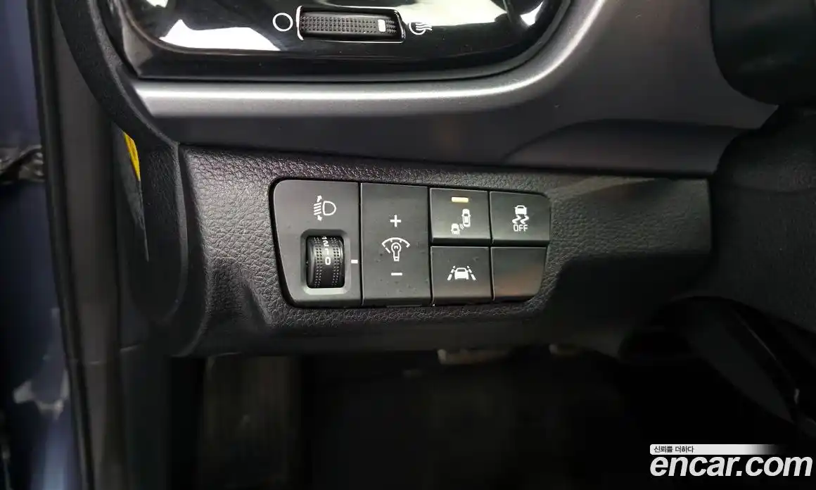 Kia Stonic 2018 1.6 Автомат в Москве № 613877, фото 16