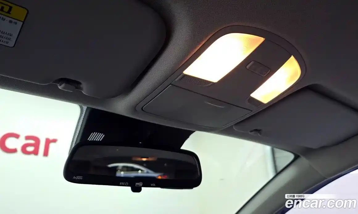 Kia Stonic 2018 1.6 Автомат в Москве № 613877, фото 17