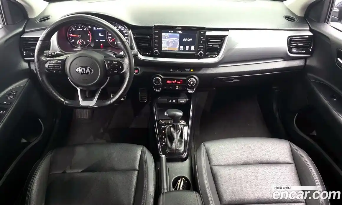 Kia Stonic 2018 1.6 Автомат в Москве № 613877, фото 7