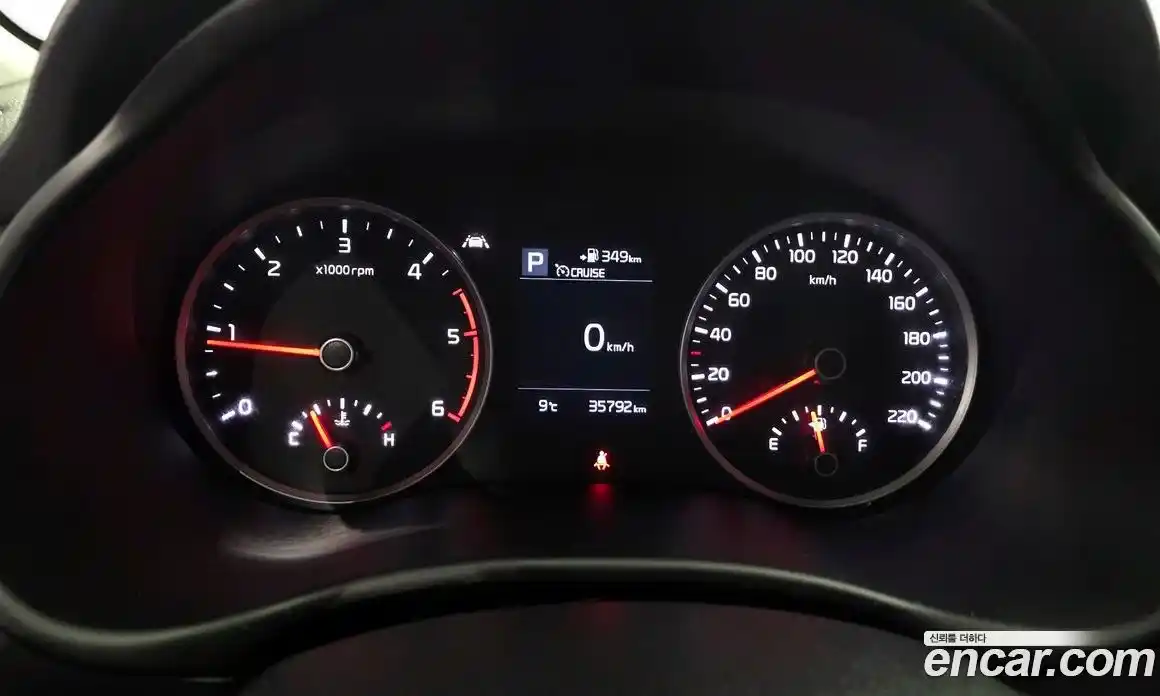 Kia Stonic 2018 1.6 Автомат в Москве № 613877, фото 8