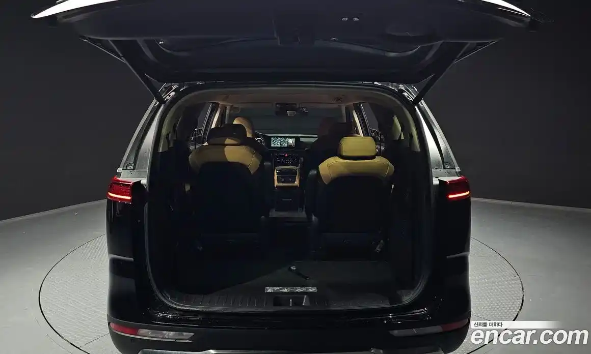 Kia Canival 2022 3.5 Автомат в Москве № 613980, фото 20