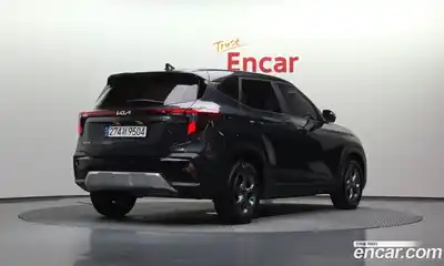 Kia Seltos 2023 2.0 Автомат в Москве № 613983, миниатюра 2