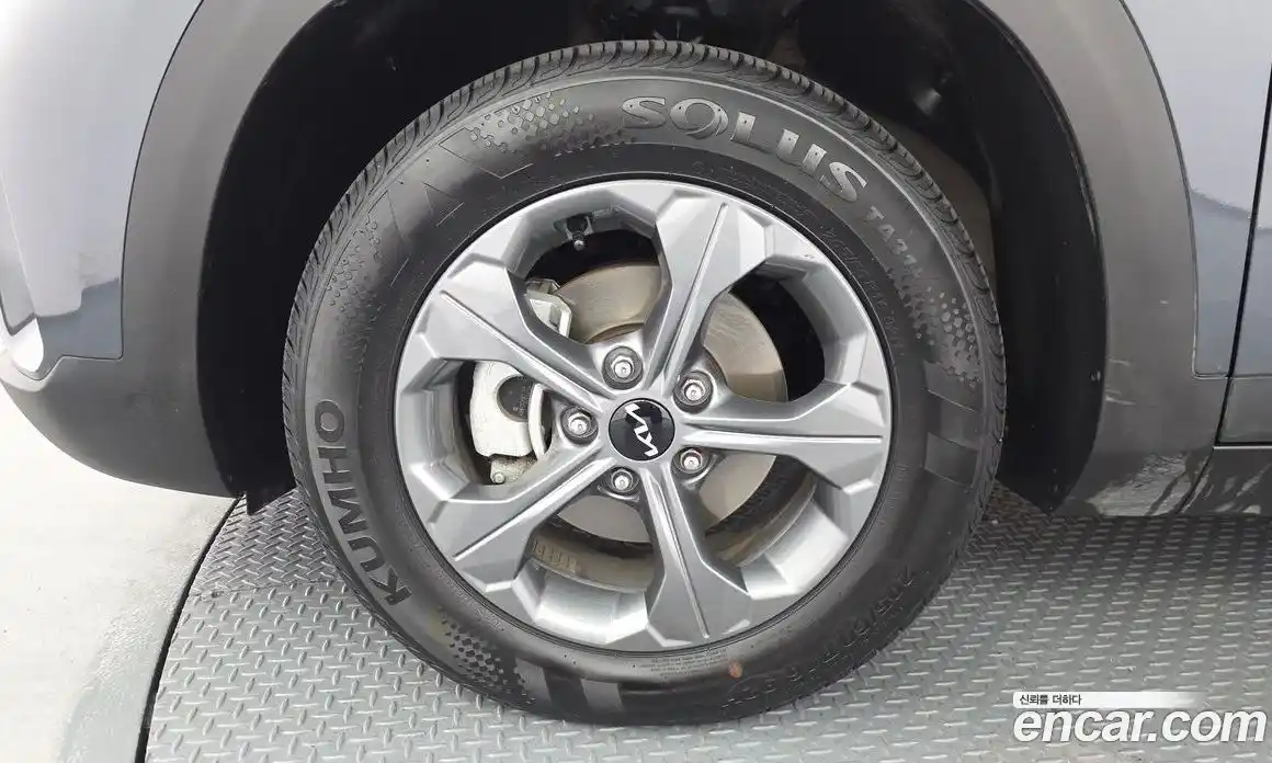 Kia Seltos 2023 2.0 Автомат в Москве № 613983, фото 5