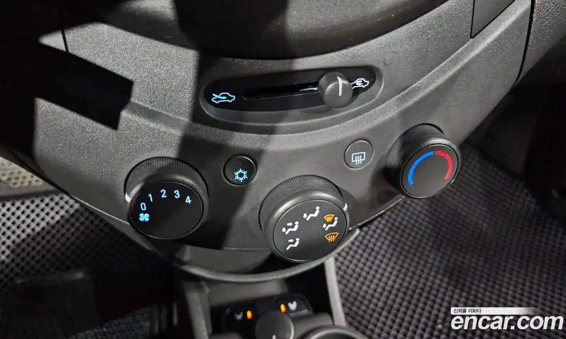 Chevrolet Spark 2012 1.0 Автомат в Москве № 618741, фото 17