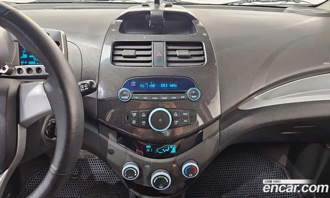 Chevrolet Spark 2012 1.0 Автомат в Москве № 618772, фото 14