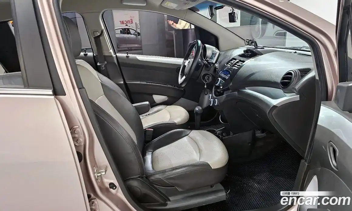 Chevrolet Spark 2012 1.0 Автомат в Москве № 618772, фото 10