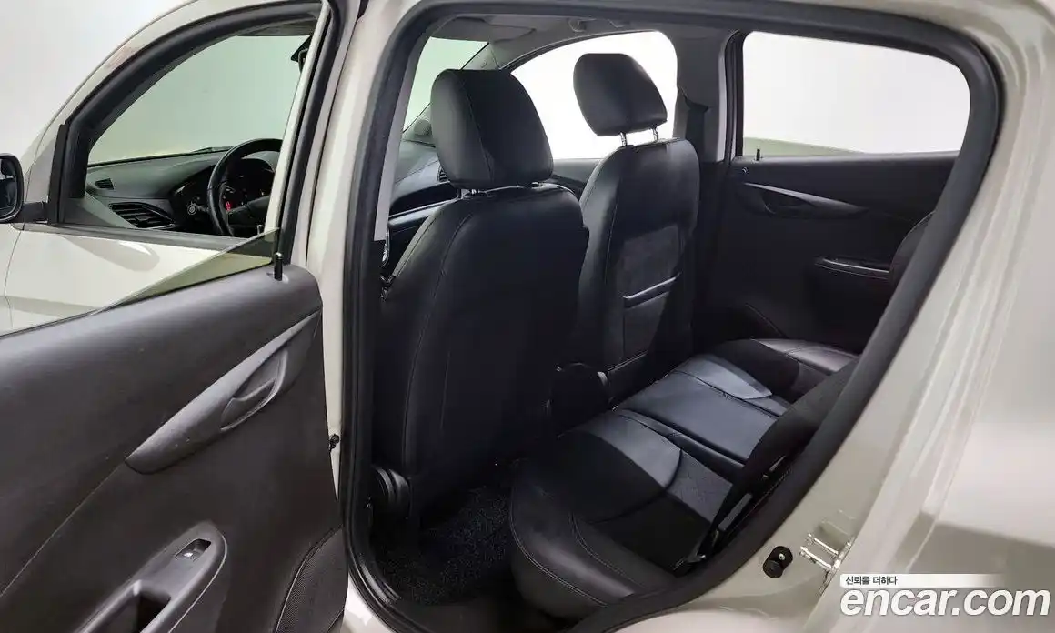 Chevrolet Spark 2016 1.0 Автомат в Москве № 618880, фото 11