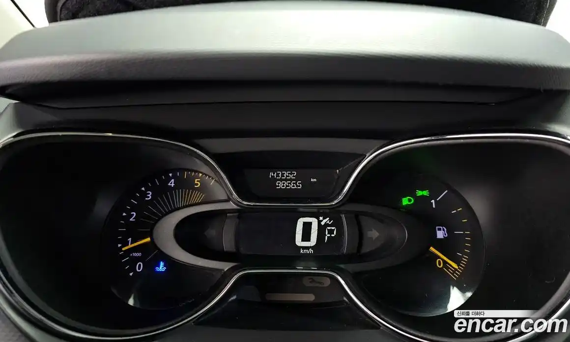 Renault QM3 2016 1.5 Автомат в Москве № 619822, фото 8