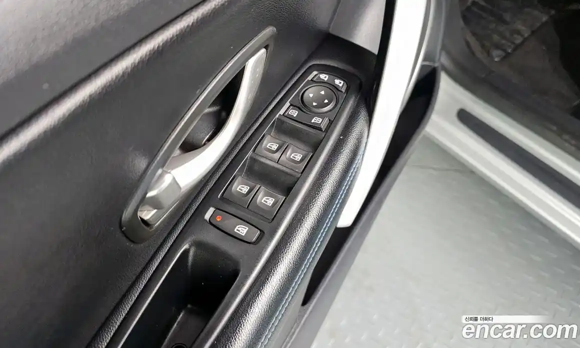 Renault SM3 2012 1.6 Автомат в Москве № 619841, фото 19