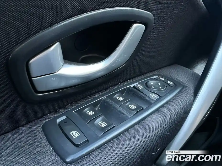 Renault SM3 2010 1.6 Автомат в Москве № 620217, фото 15