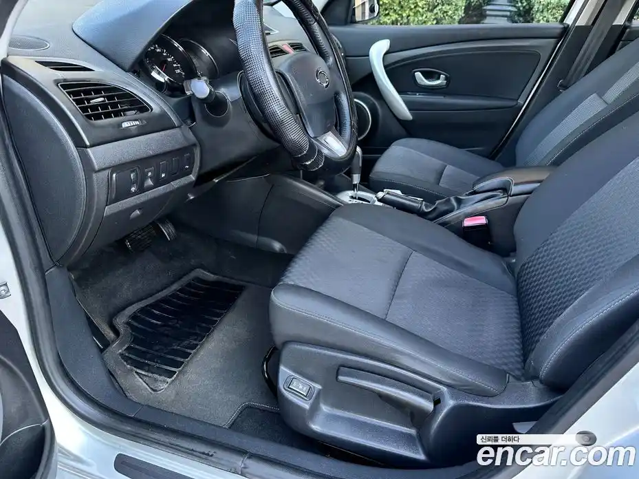 Renault SM3 2010 1.6 Автомат в Москве № 620217, фото 16